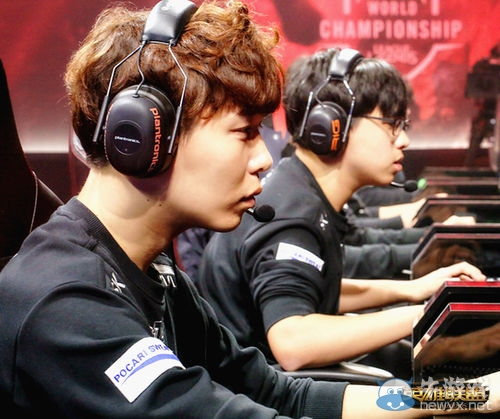 先后完成了 先后完成了